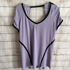 LULULEMON Run: Short Sleeve Tech Top
Size 12
Purple/Black
Excellent Condition